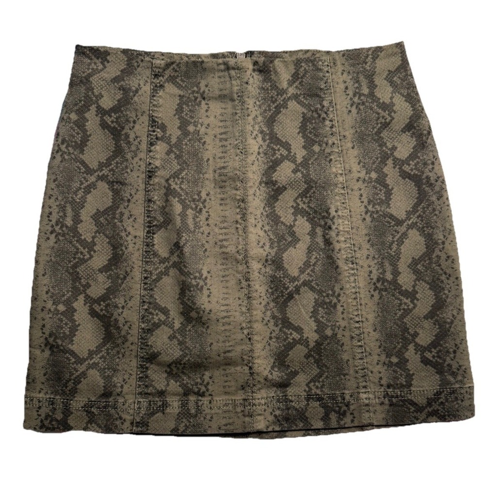tinseltown stretch denim mini skirt snakeskin print army green juniors size 3